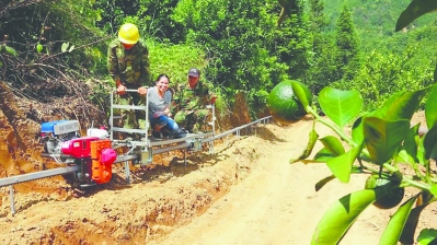 顺昌山地果园用上单轨运输车