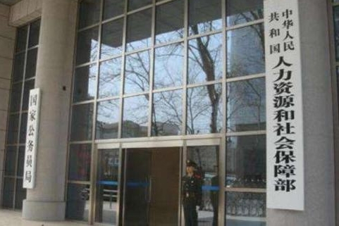 江西洪鹏建筑劳务有限公司,统一社会信用代码:91360106ma35jjqk1b