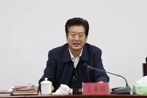 了5名厅官落马的消息,分别是:自治区原国土资源厅党组书记,厅长白盾