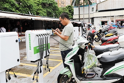 智能电动自行车充电站扫码即可充电已进入厦门不少街道小区