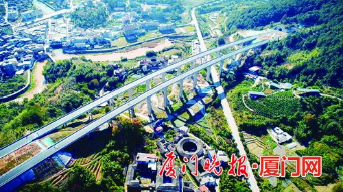 25日,记者从龙岩市高速公路建设指挥部获悉,靖永高速将于1月28日12时