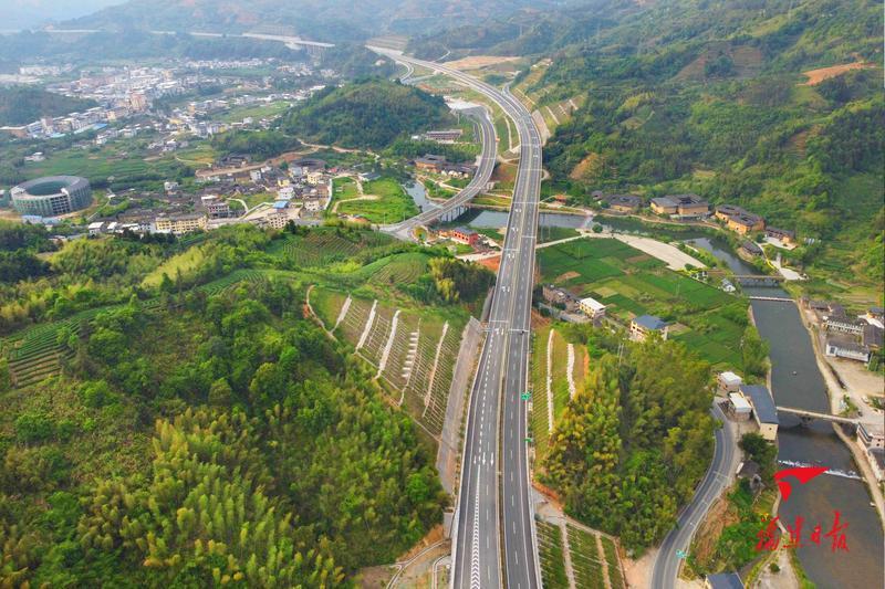 漳武高速全线建成通车