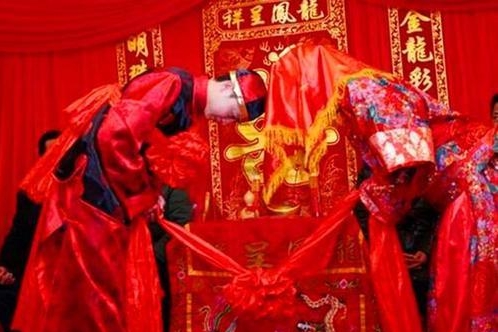 两头婚怎么办婚礼,两头婚礼怎么个流,两头管的婚事如何办_大山谷图库
