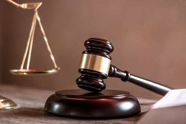 她的丈夫张某刚系阜阳市颍上县建设局局长,原颍上县自然