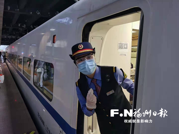 福州客运段有对夫妻列车长 团聚对他们而言很"奢侈"
