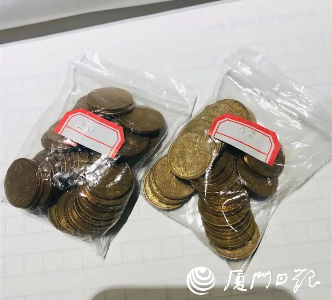 校门口小店卖“拉开卡”，可中现金！是玩具，还是山寨版的“彩票”？