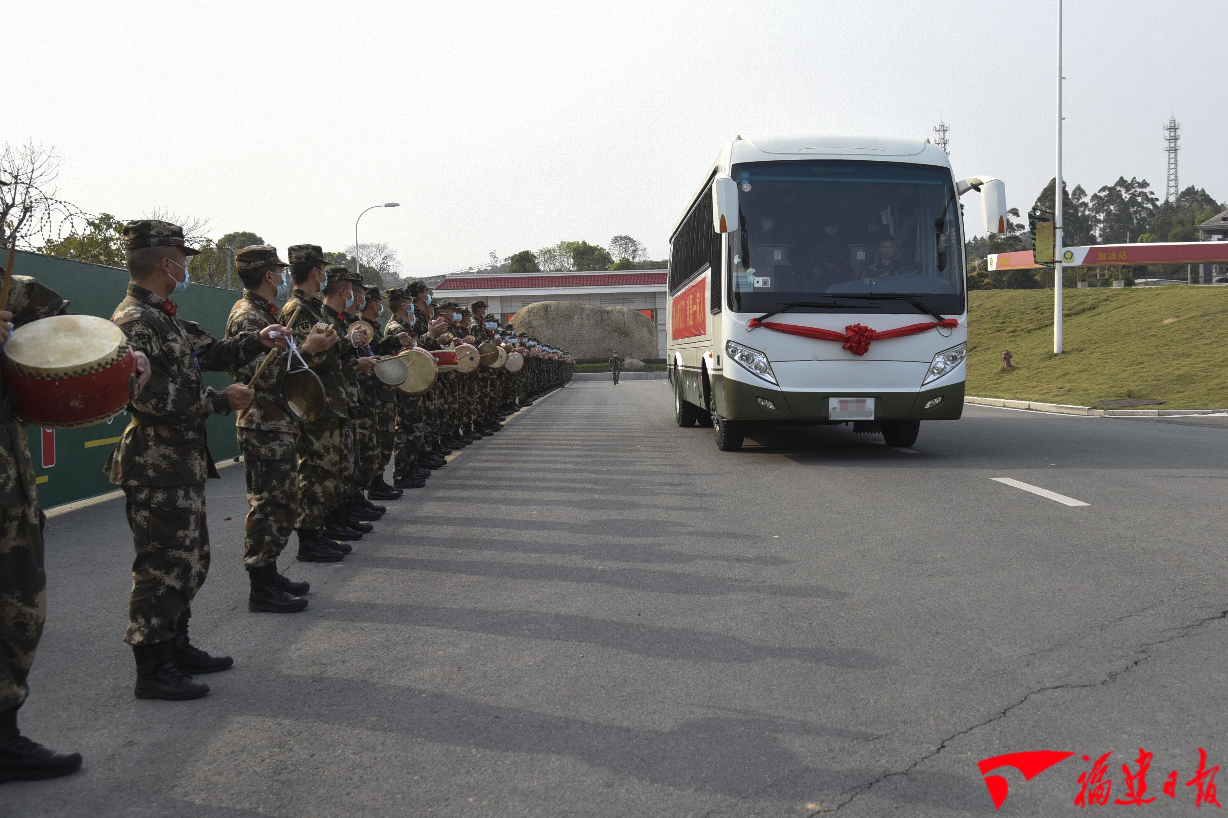 欢迎新战友!福建武警首批春季入伍新兵入营