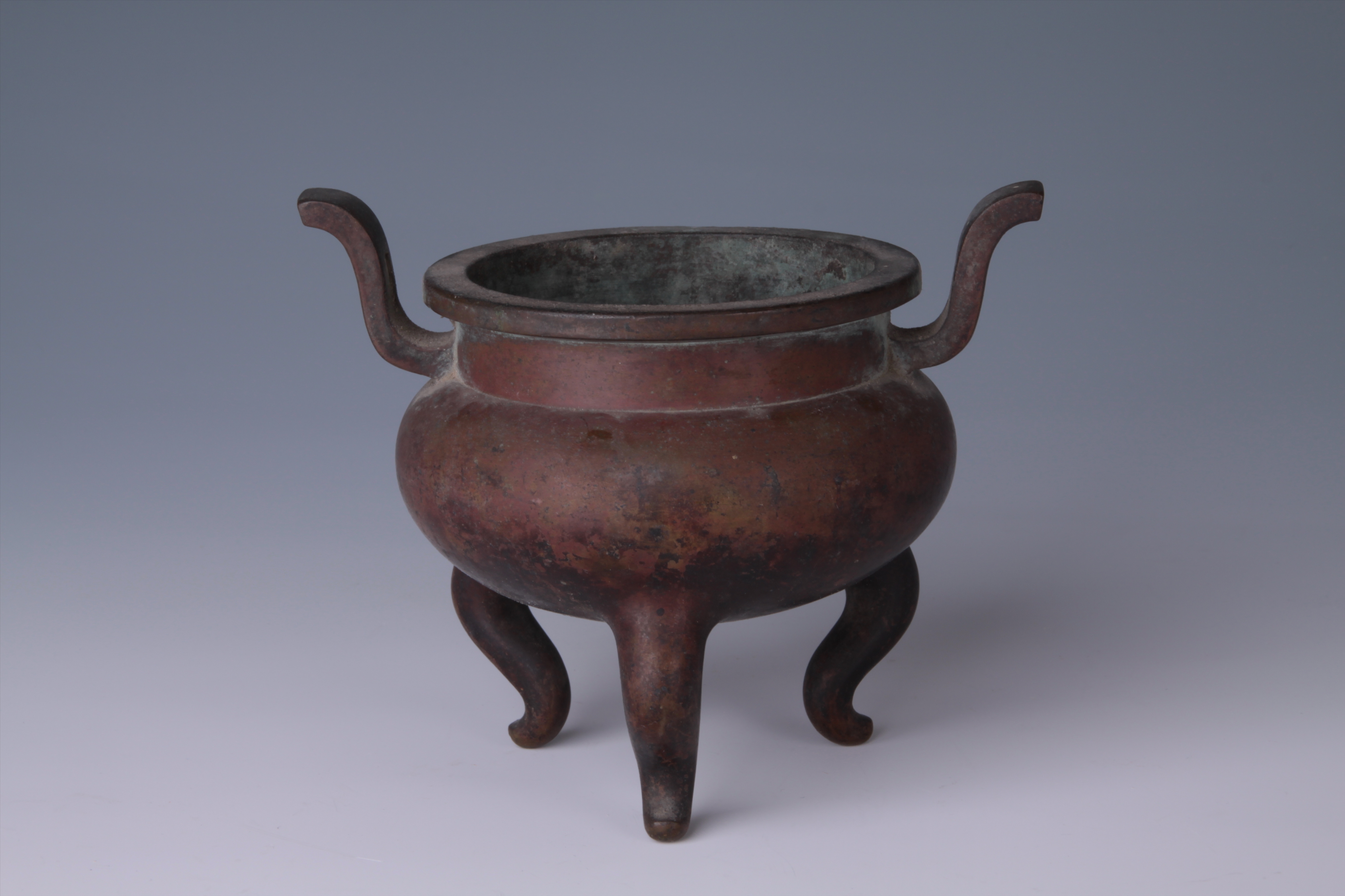 晋江市博物馆】清仿宣德双耳三足铜炉