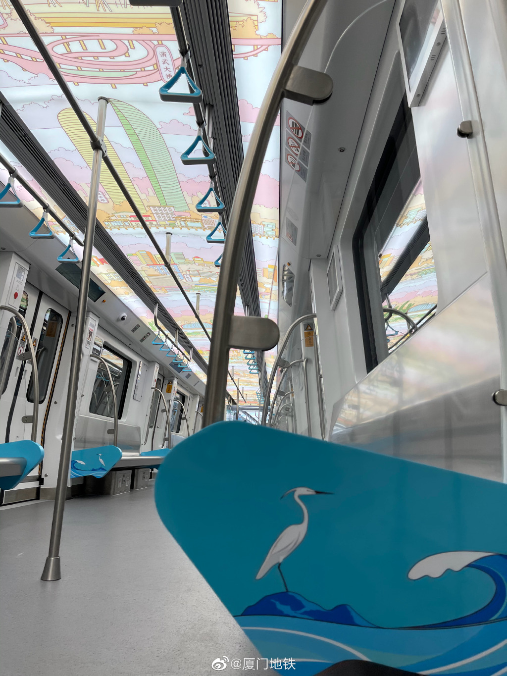 惊艳亮相!厦门地铁3号线两列主题列车来了