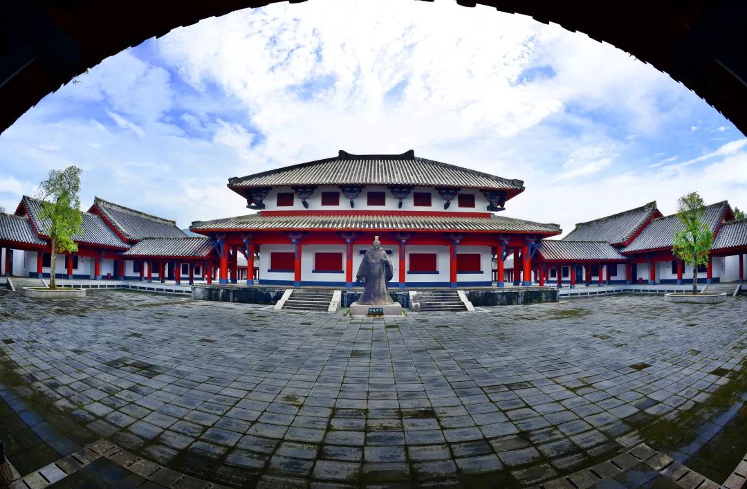 2001年,福建省政府专门批复成立福建闽越王城博物馆,承担城村汉城遗址