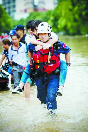 厦门救援队伍驰援河南获称赞 还原救援的英雄善举和幕后故事