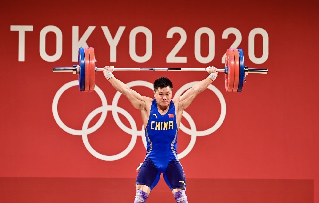 第21金吕小军夺得举重男子81公斤级金牌