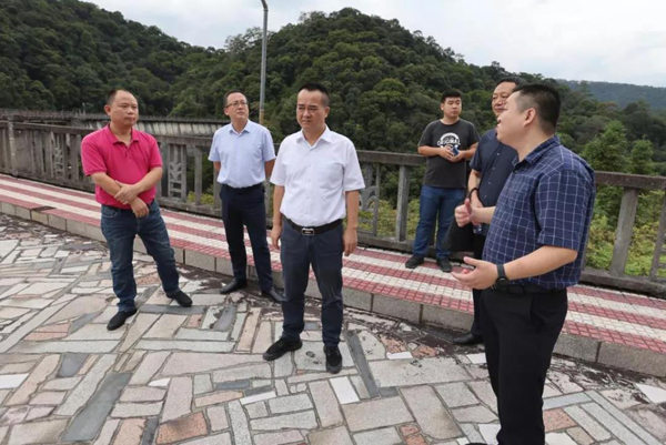 区长肖世龙带队调研督查生态环境保护工作