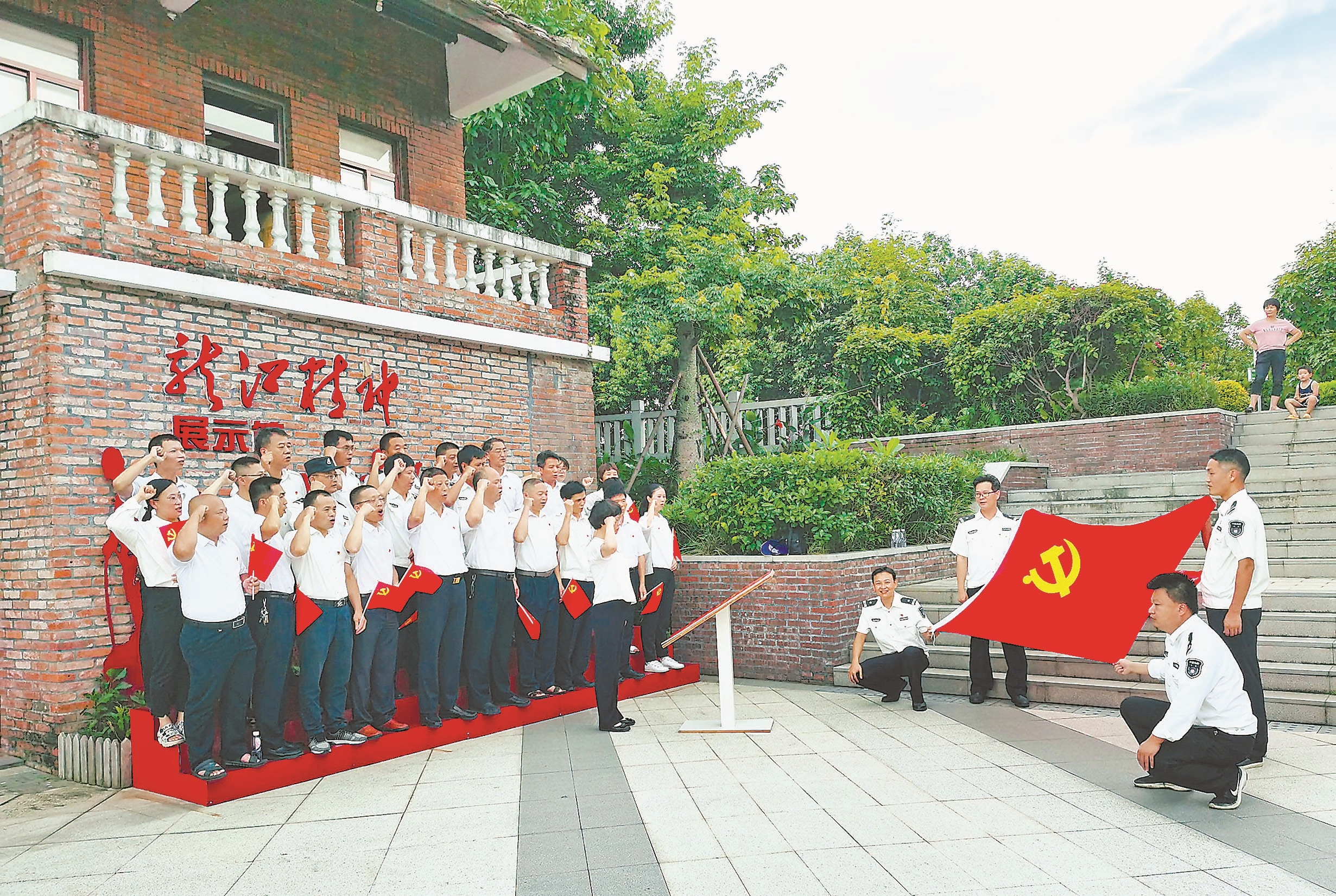 龙海龙江精神伴行新征程