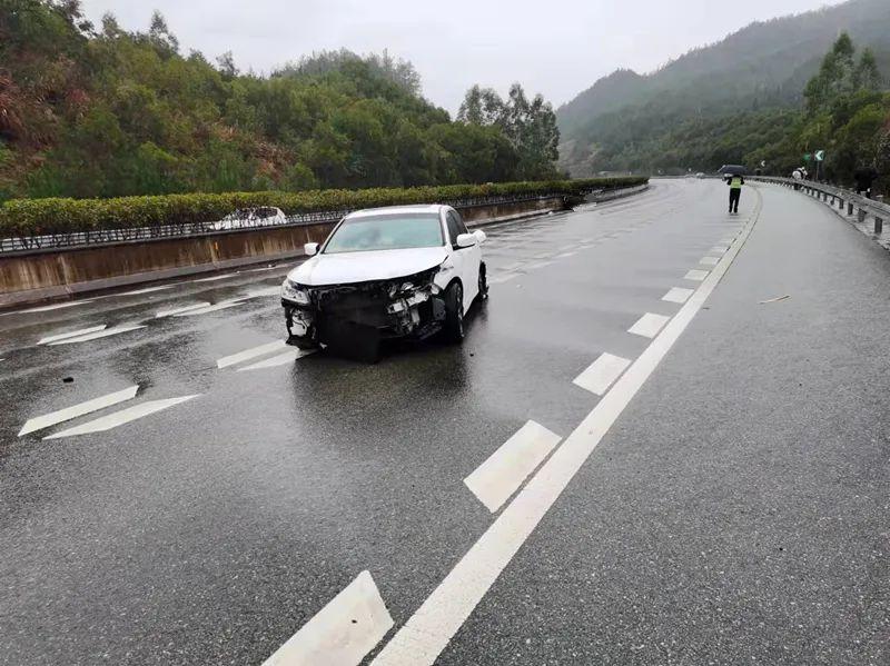 福建：今天起降水强度增加，雨雾天请注意谨慎驾驶！