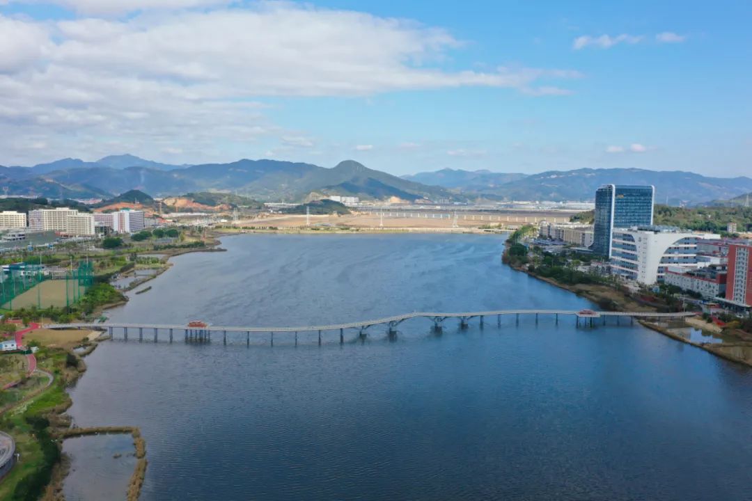 三比三赛见行动好消息东侨赤鉴湖公园景观桥完工即将开放