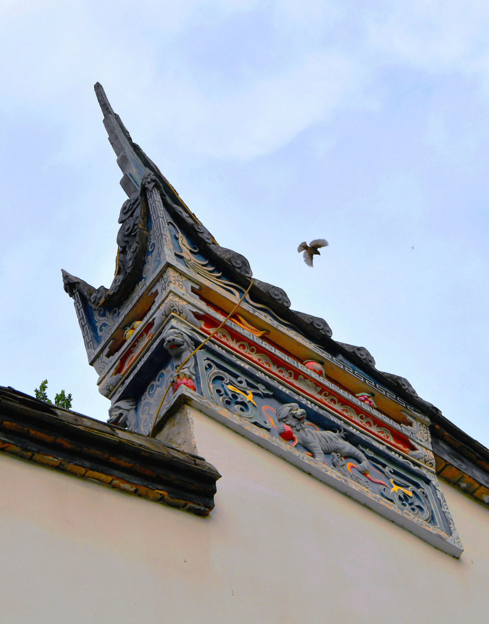 福建古厝历经沧海桑田,逐渐形成了具有鲜明地域和时代特色的建筑群