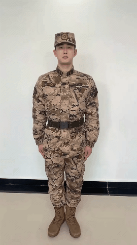 武警21式迷彩作训服上，这个细节亮了