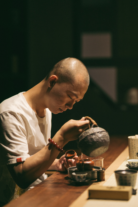 岩茶新势力武夷琅琊榜洪铭泽这个网红茶人最国潮