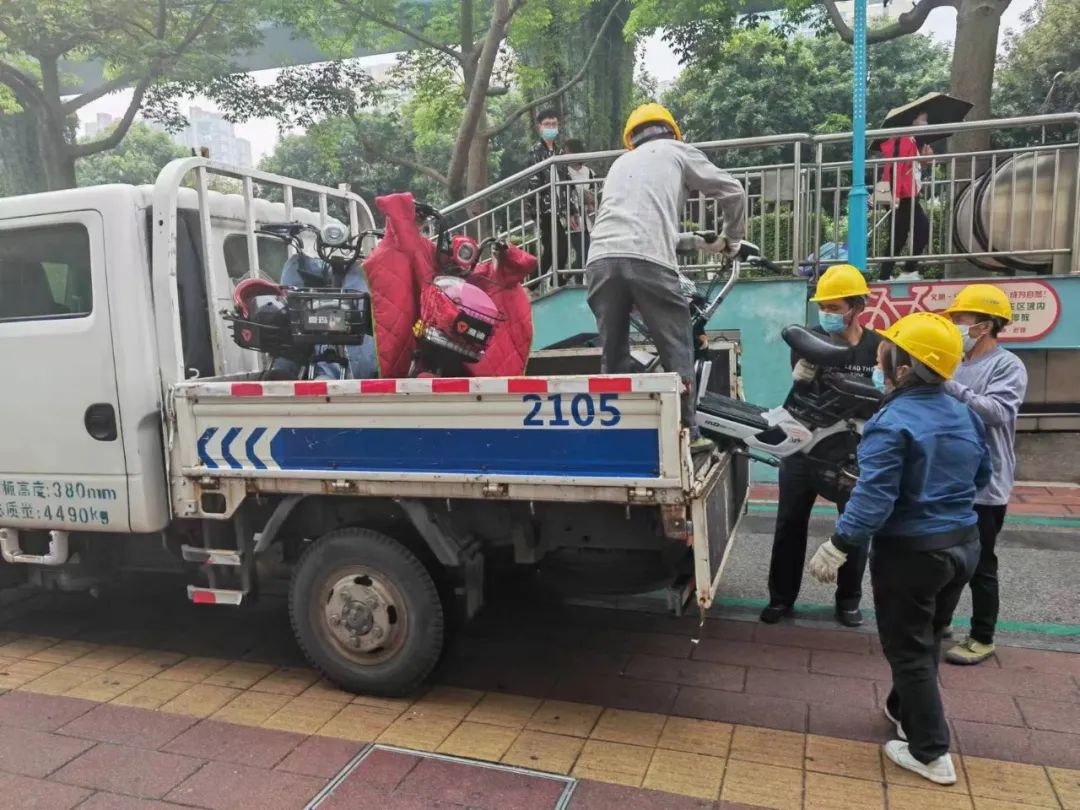 對電動自行車超載行為人員進行勸導教育為進一步提高市民群眾對電動