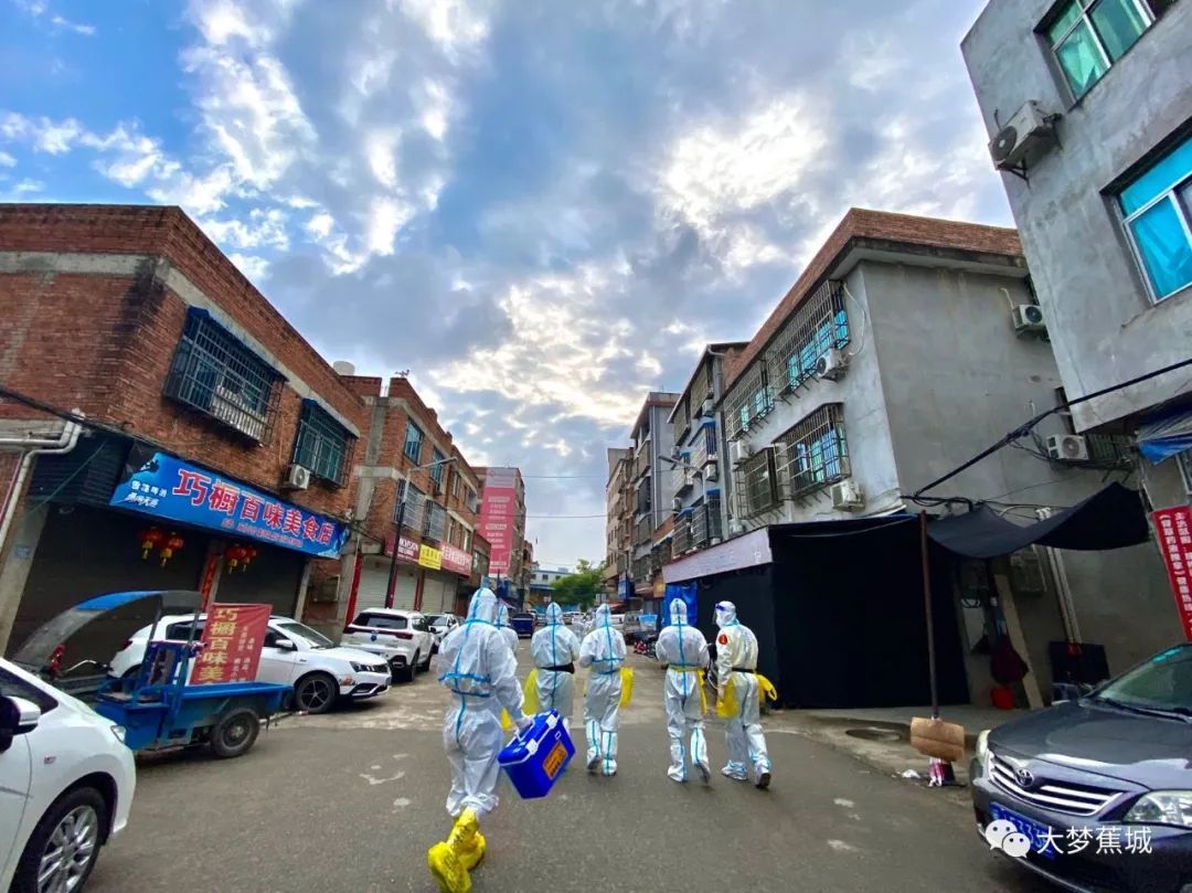 直击疫线用心用情六都村内群众与一线抗疫人员的双向奔赴