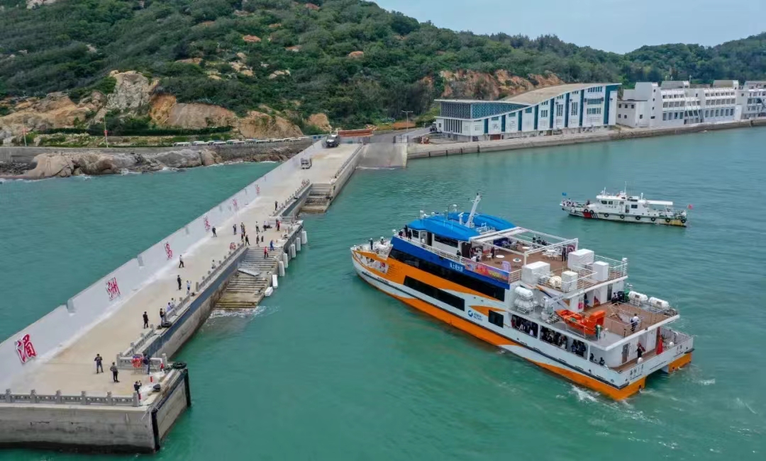 福文化探秘海洋观光游船海坛1号首航湄洲岛