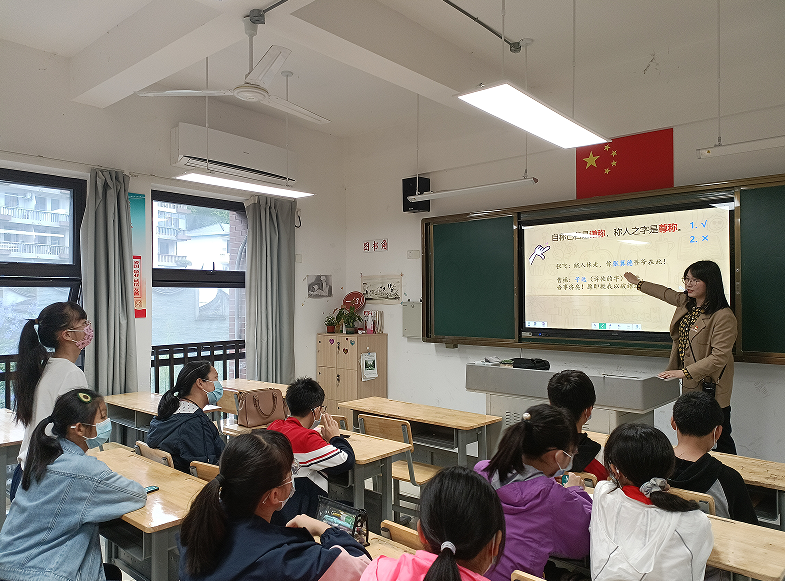 相聚保福共赴未来福州格致中学保福校区举办初小衔接开放日活动