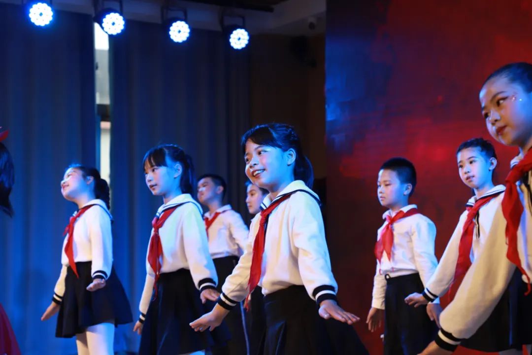 赛岐中心小学开展庆六一"最牛娃"颁奖文艺汇演活动