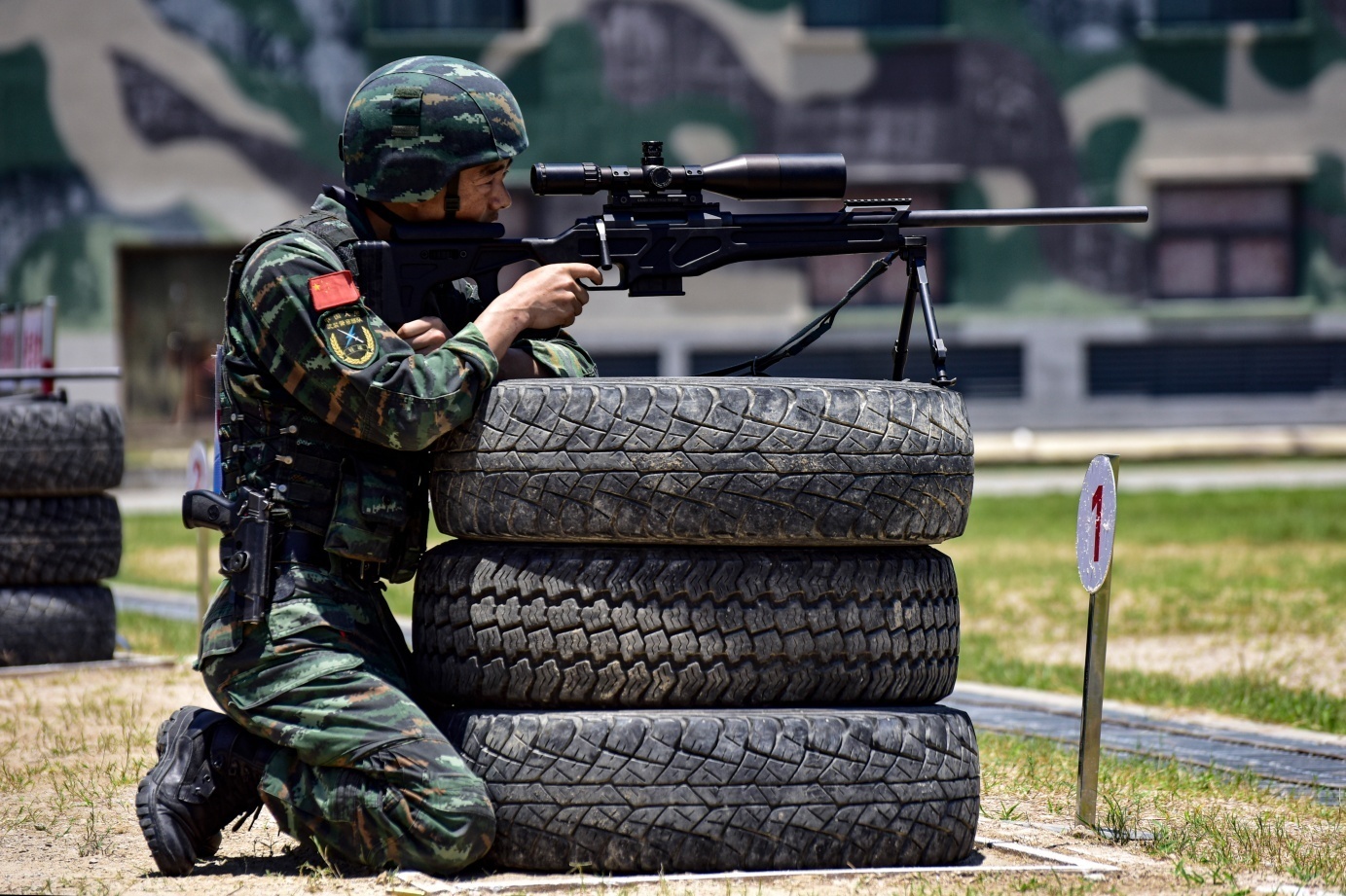 飒直击武警福建总队特战侦察比武