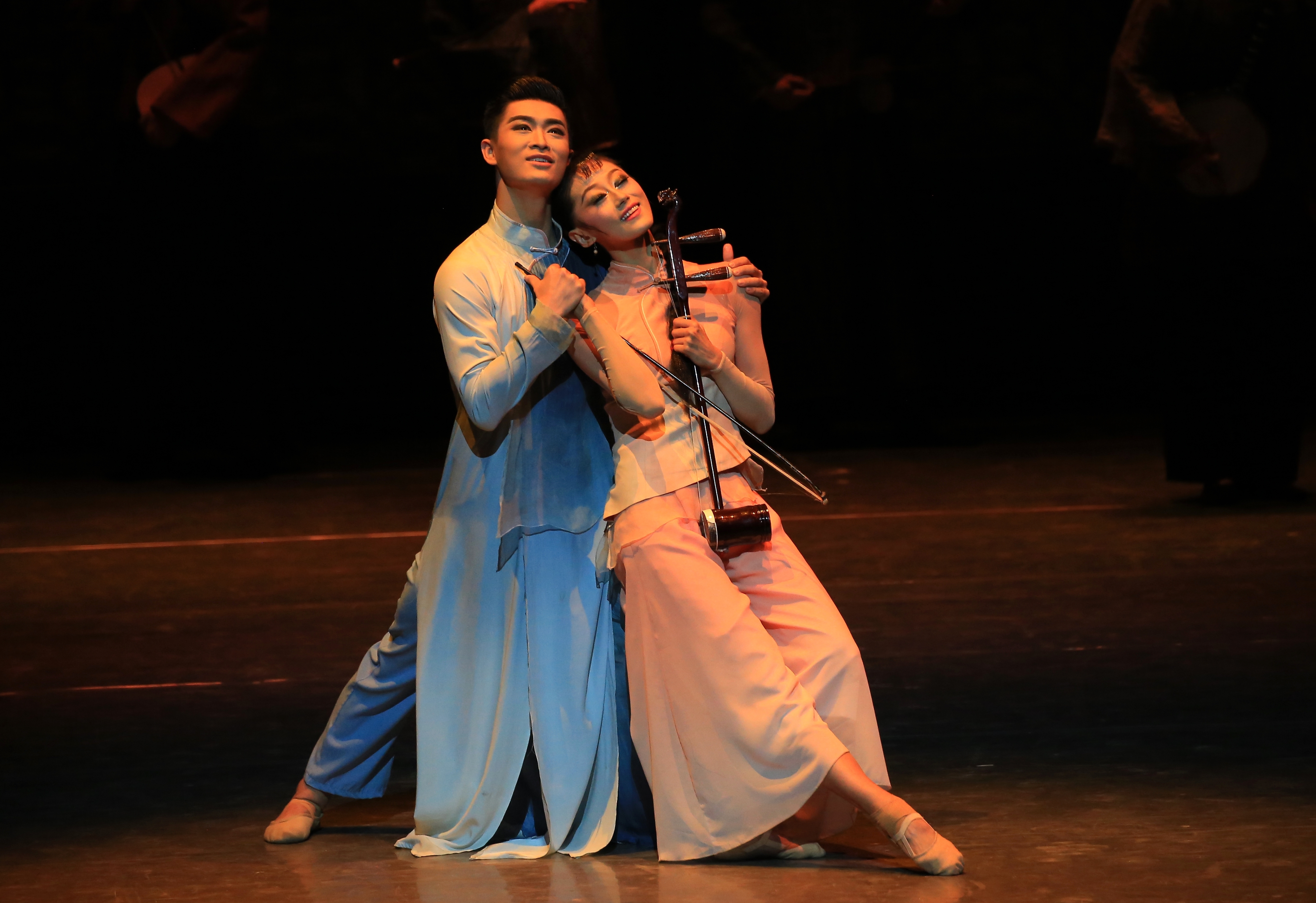 黎星,李艳超主演文华奖舞剧《沙湾往事》今晚登鹭