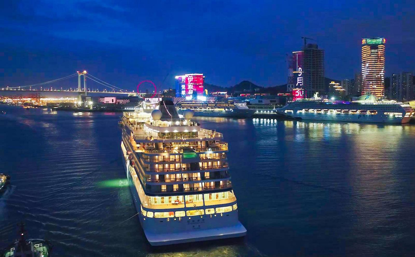 厦门港迎来今年首艘邮轮 航线常态化运营启幕