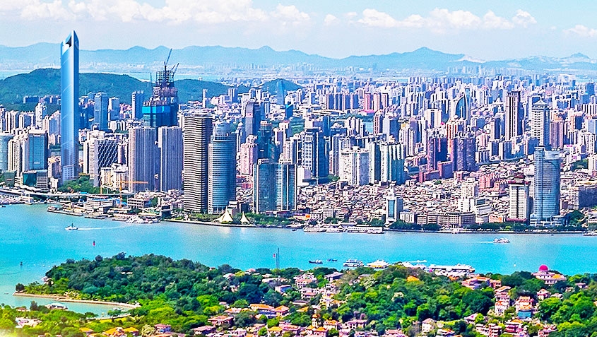 主帅谈引援策略与年轻球员成长计划