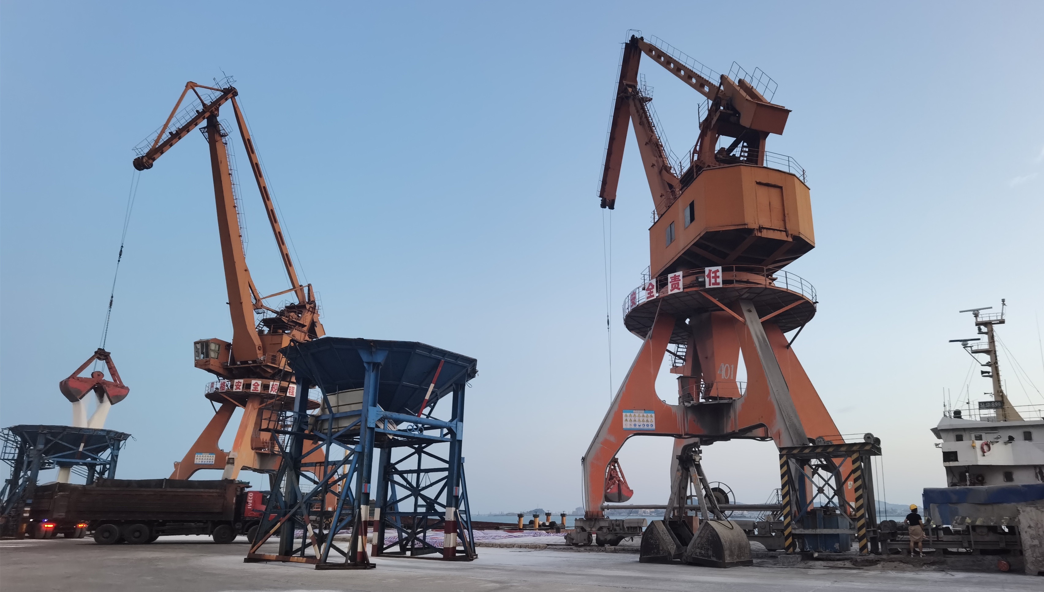 8个月吞吐量超110万吨秀屿港区成全省最大硫酸铵集散基地