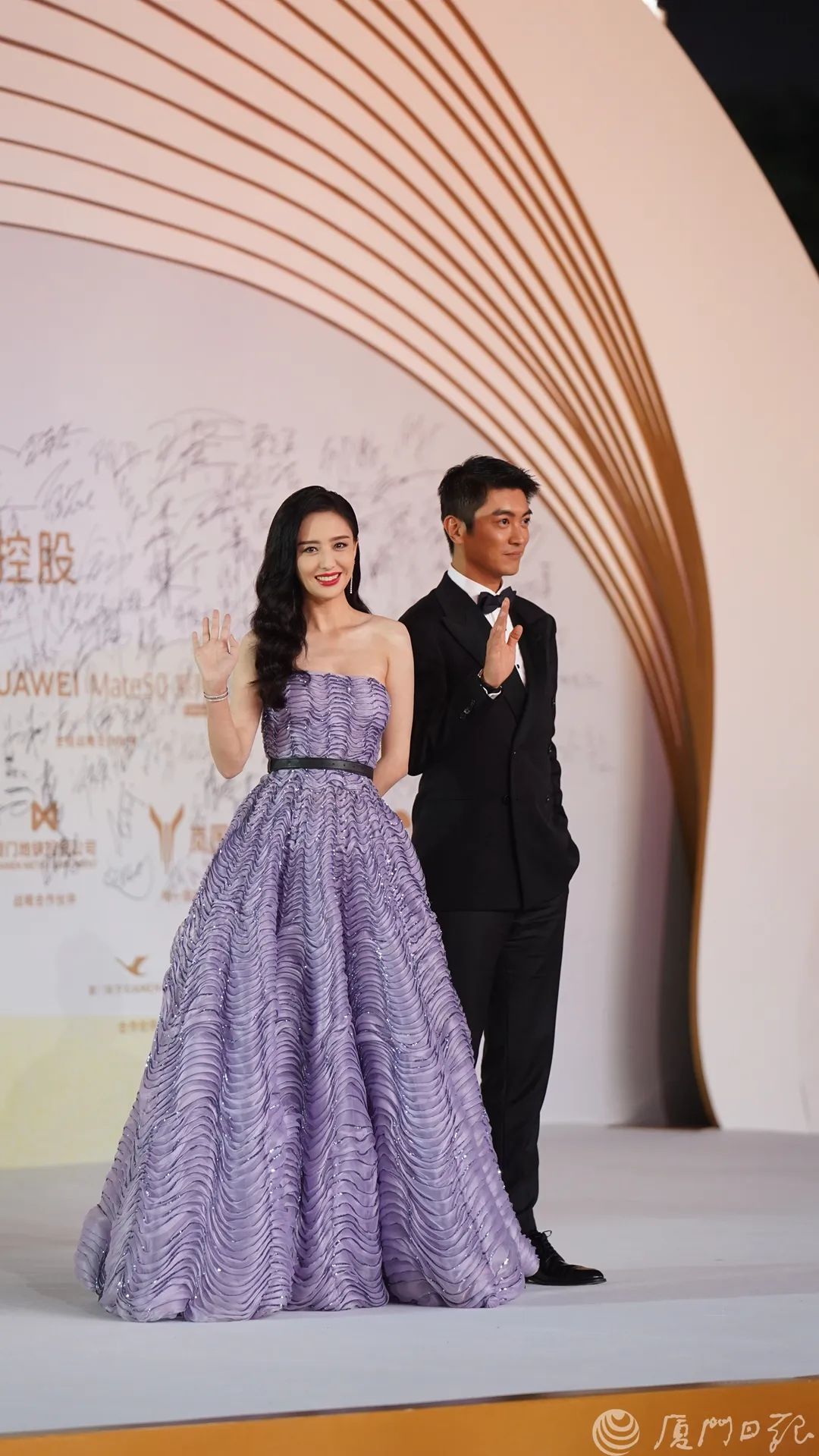 今天的红毯,谁最美?海量现场图来了!金鸡奖即将揭晓!
