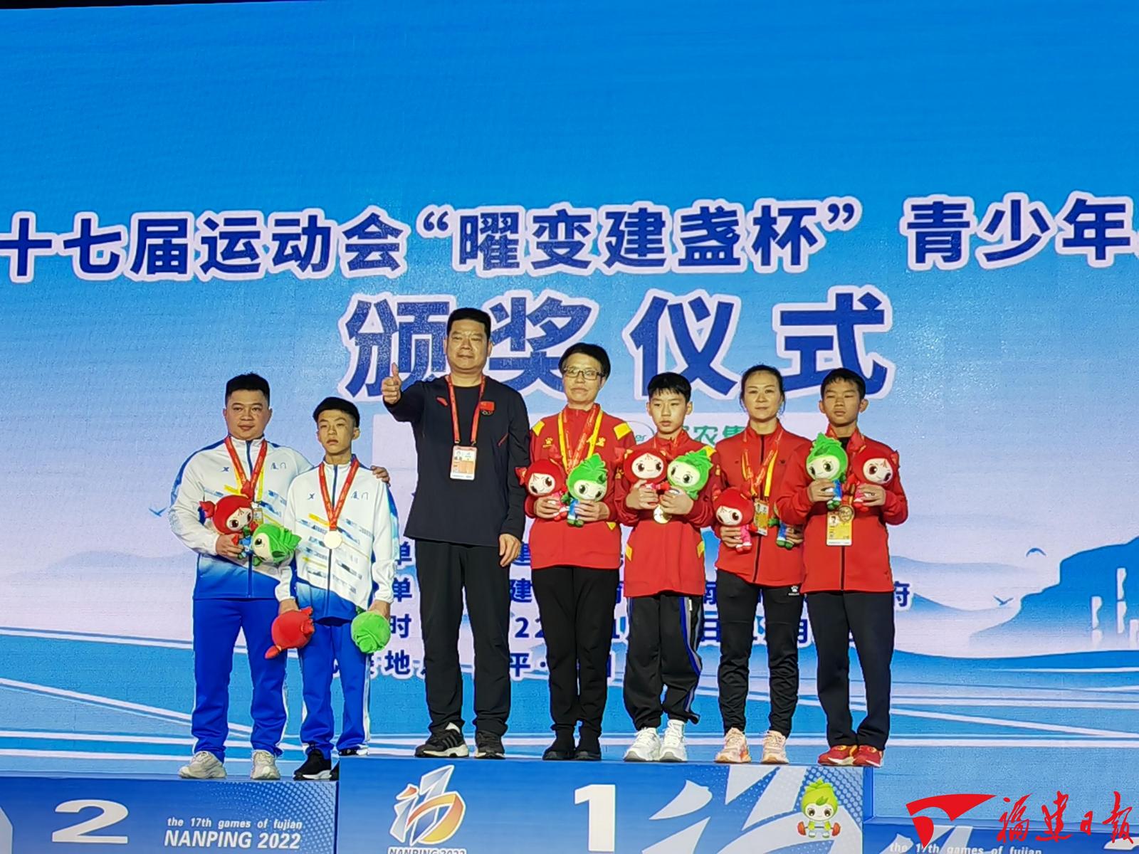 男子组40公斤级丙组比赛现场 （叶德生 摄） (2).jpg