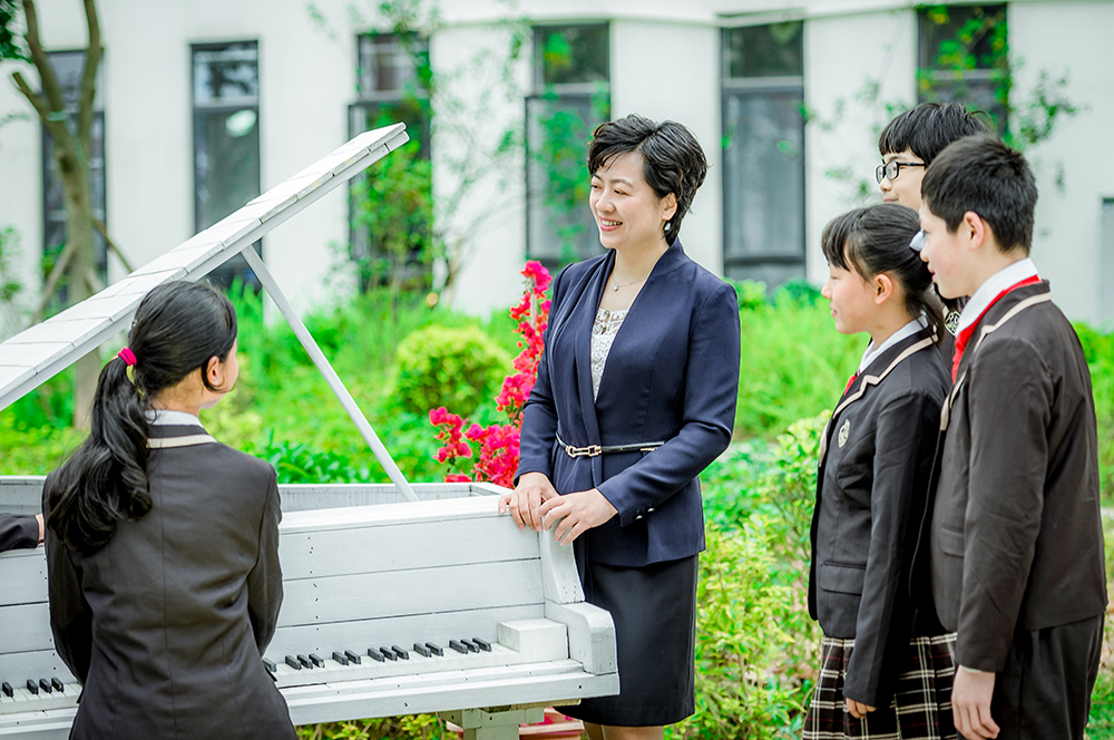 厦门市逸夫中学校长图片