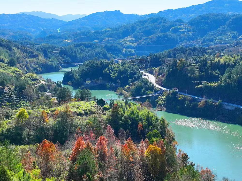 芹洋乡牛头山水库风景照