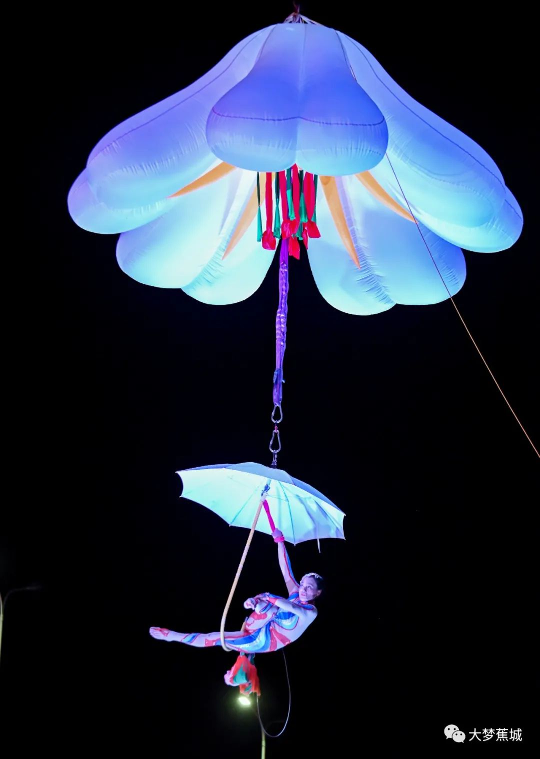 惊艳网红渔村上演空中芭蕾现场高清大图来了