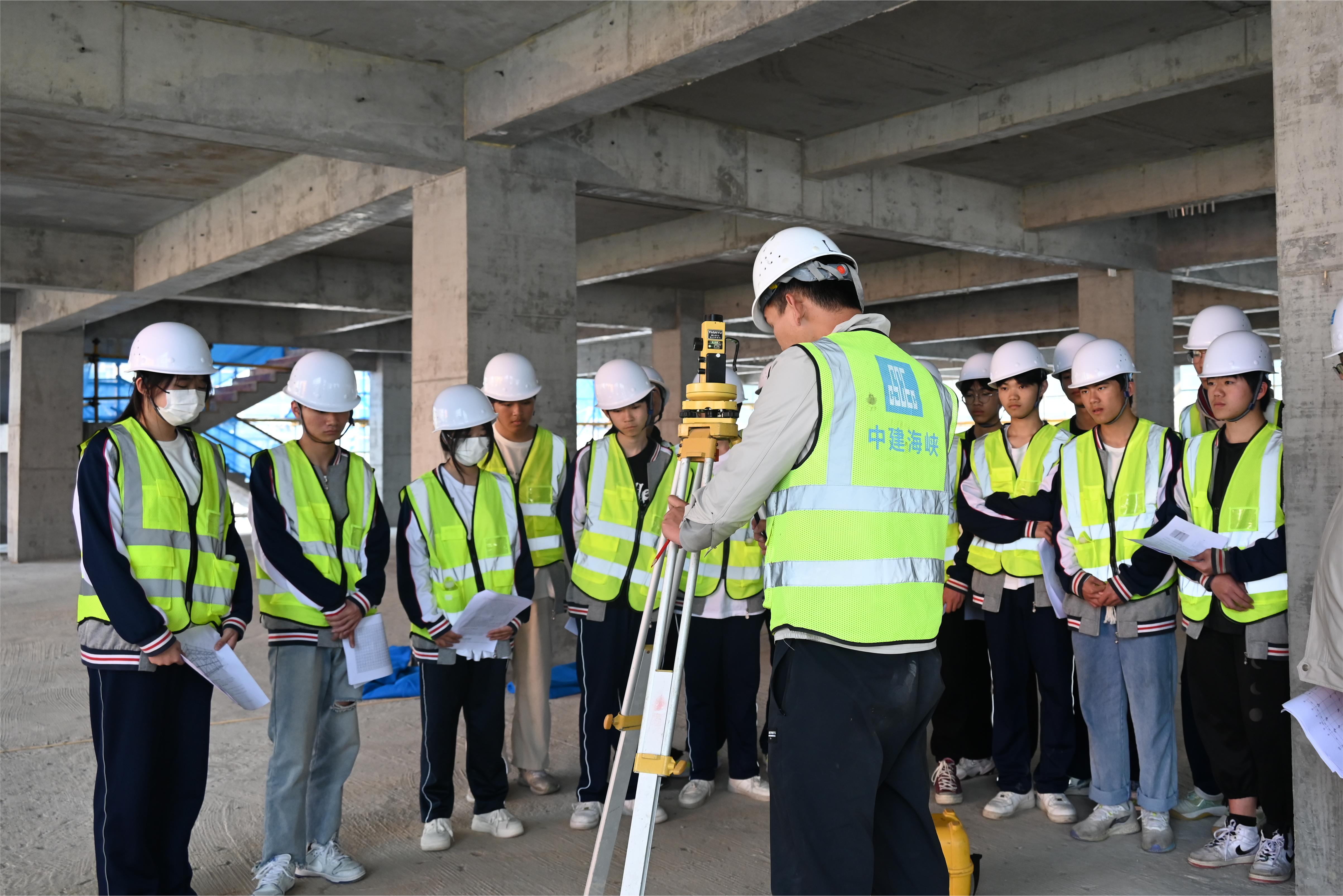 莆田工地变课堂这群土木建筑专业学生走进施工现场