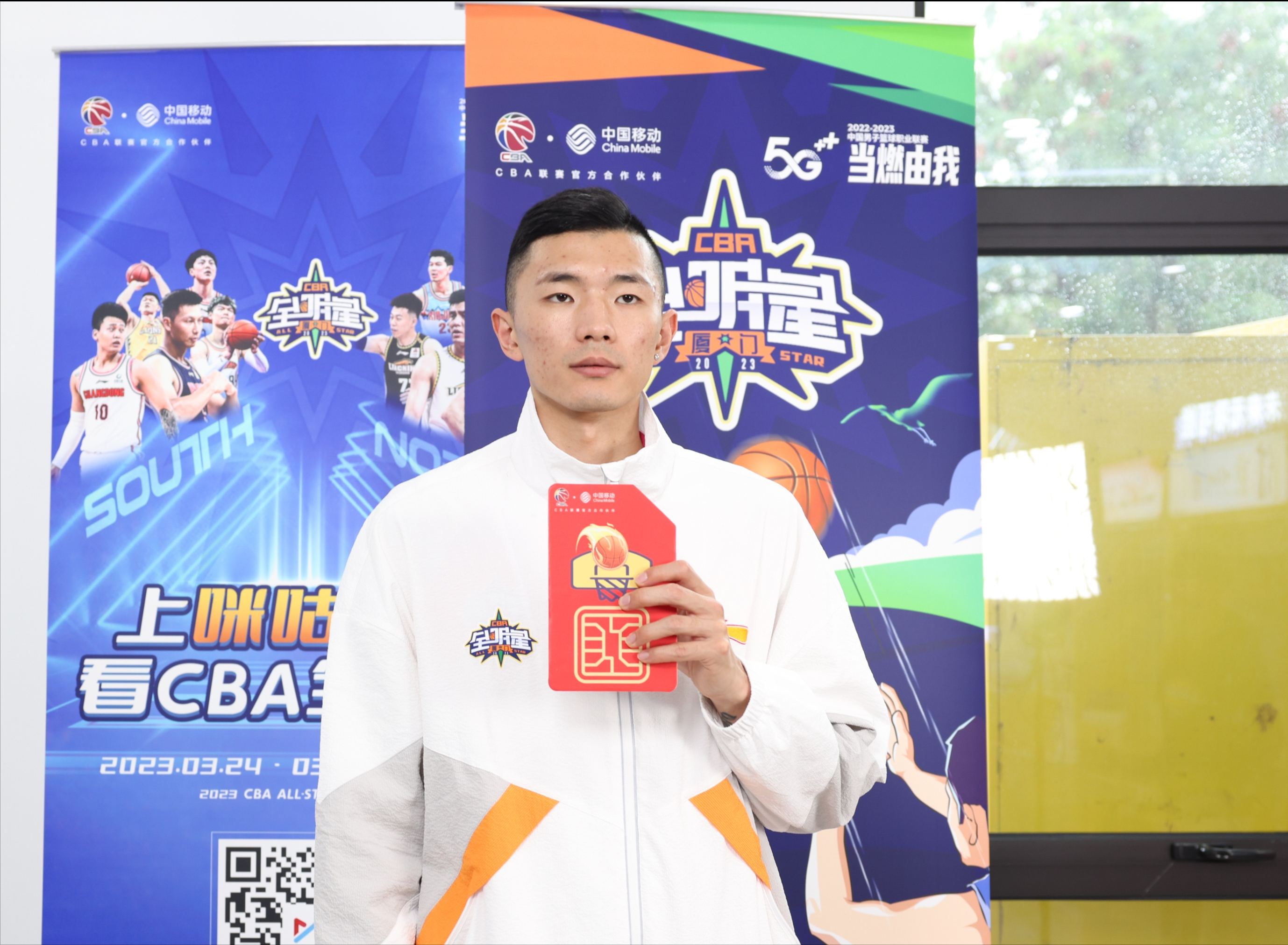 cba球员王哲林黎伊扬陈林坚5g全千兆探店直击