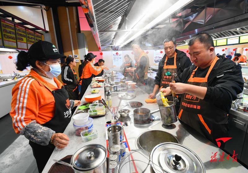 沙縣區小吃產業園,吸引板鴨休閒食品及禽蛋深加工等24家關聯企業入駐