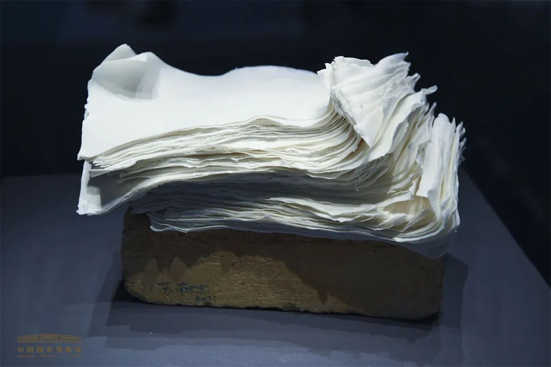 中国国家博物馆展出德化白瓷远看是纱近看是瓷