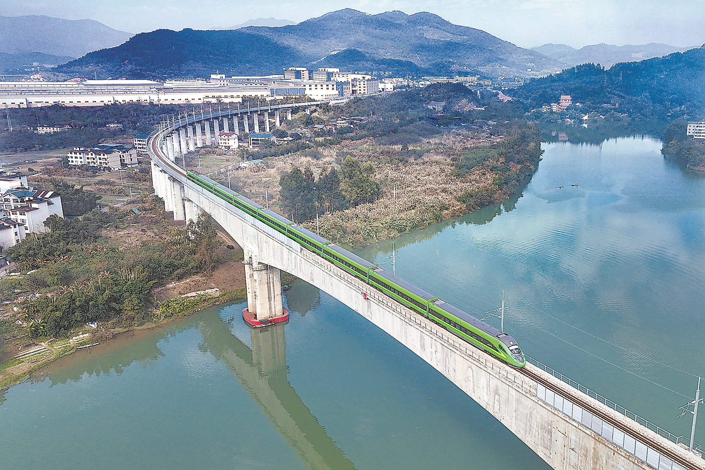 兴泉铁路三阳隧道图片