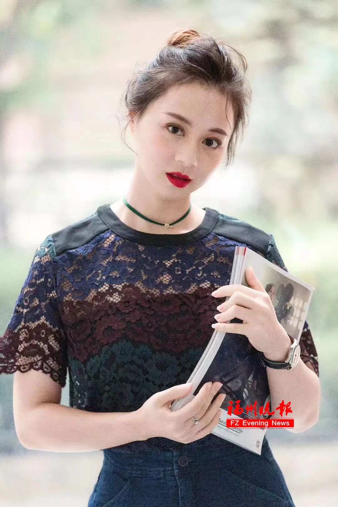 将她调到了武旦科基本功扎实且性格豪爽指导老师王华发现她她被分到
