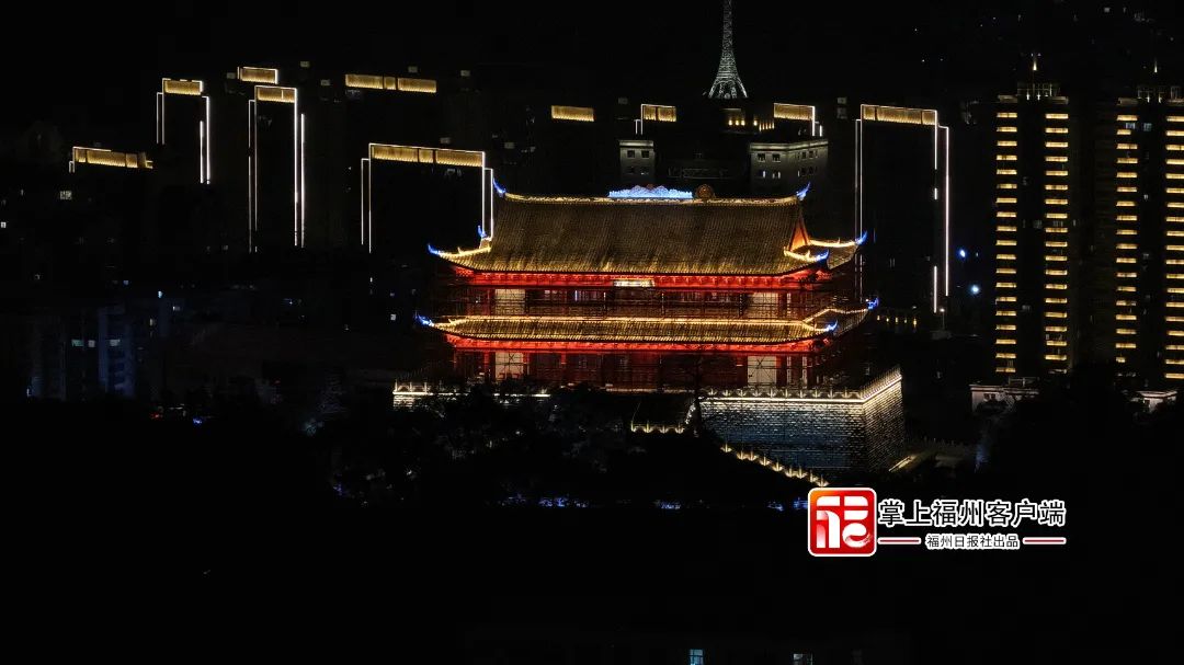 镇海楼夜景灯光提升改造工程,进入调试阶段,开始试亮灯.石磊磊 摄