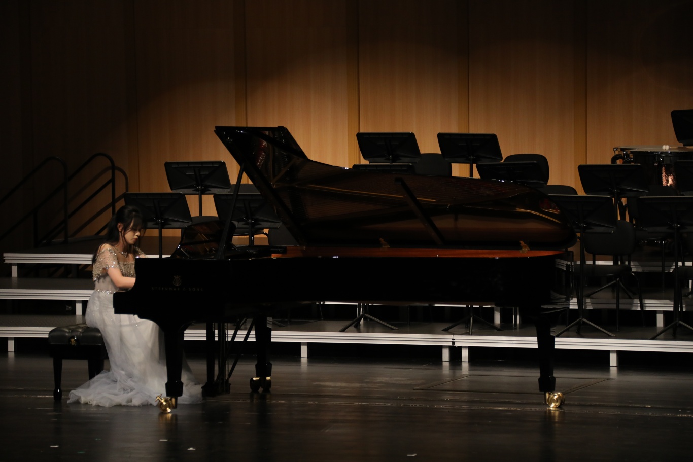 七,钢琴独奏 贝多芬《"黎明"钢琴奏鸣曲》第一乐章 演奏者:施张悦