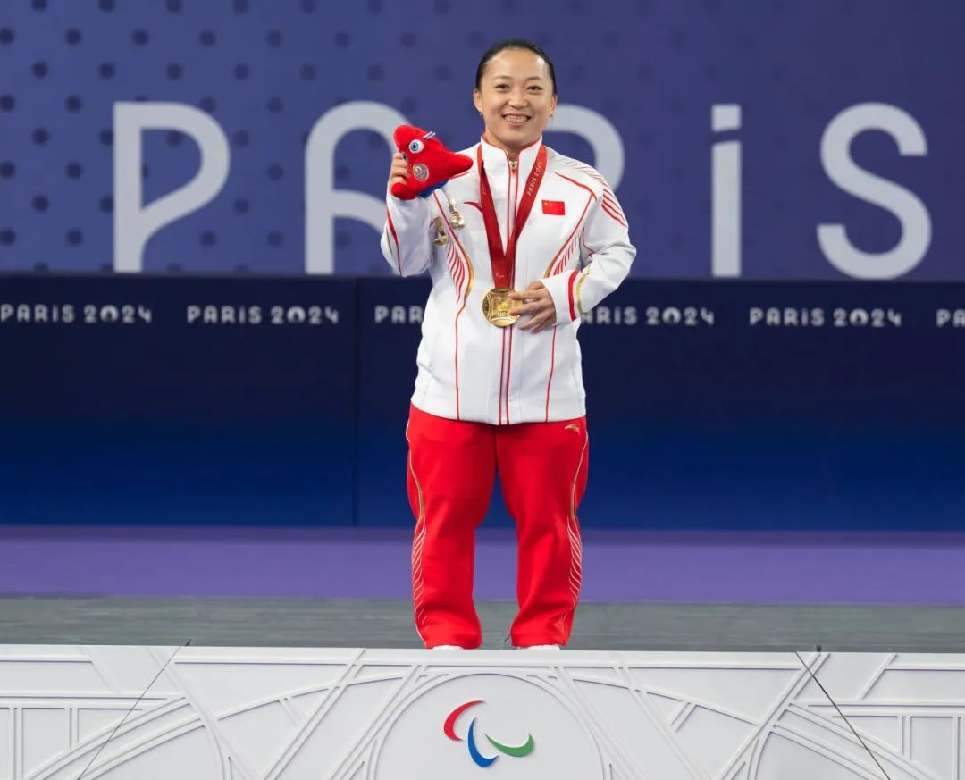 龙岩市残奥冠军李凤梅获评"全国三八红旗手"